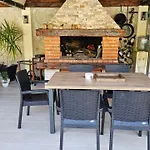 Сasa de vacaciones Natura With Private Pool
