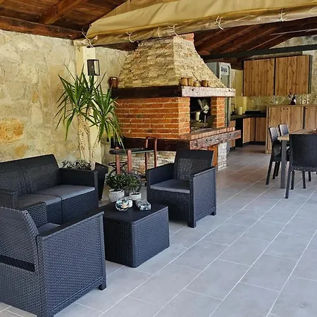 Natura With Private Pool Ferienhaus Mostar