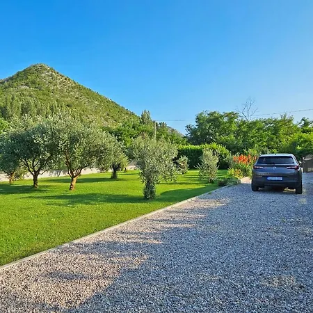 Natura With Private Pool Nyaraló