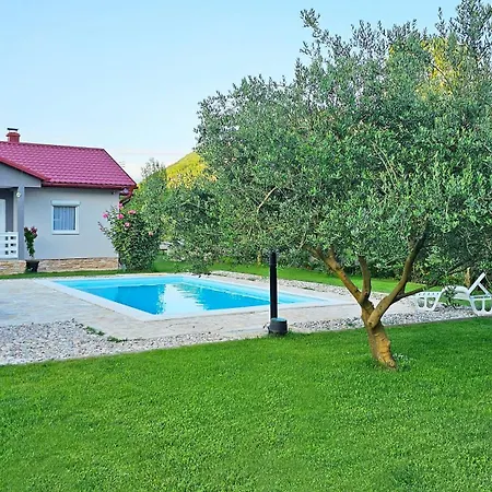Natura With Private Pool Vikendica *